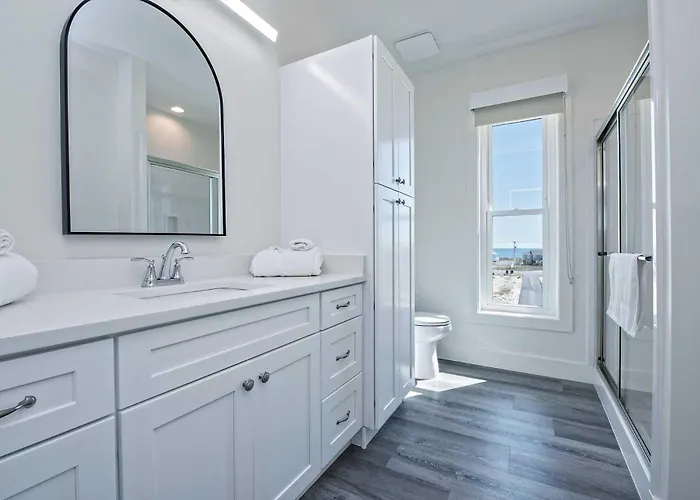 Sunset Oasis 5 Bedroom Lockout