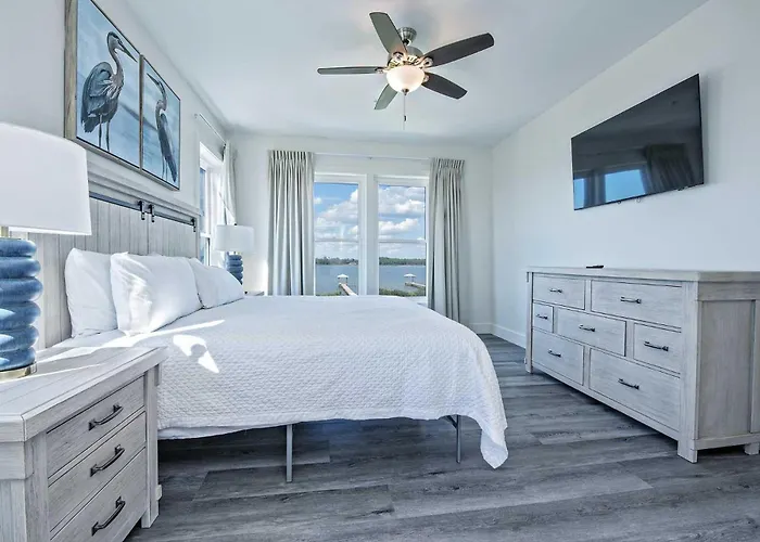 Sunset Oasis 5 Bedroom Lockout *