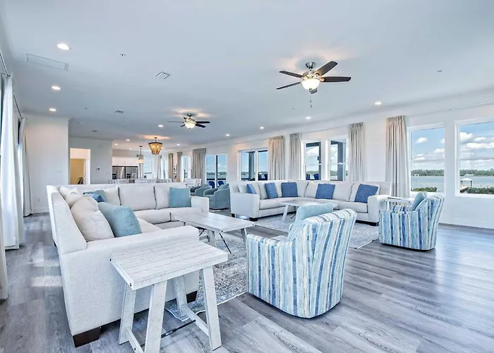 Sunset Oasis 5 Bedroom Lockout *